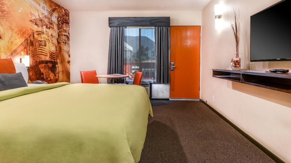 The Tangerine - A Burbank Hotel Экстерьер фото