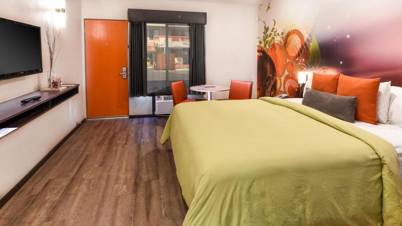 The Tangerine - A Burbank Hotel Экстерьер фото