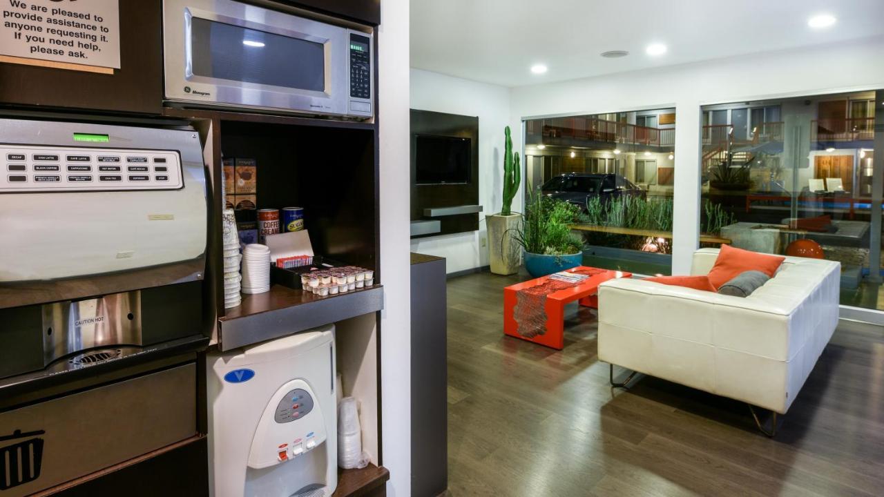 The Tangerine - A Burbank Hotel Экстерьер фото
